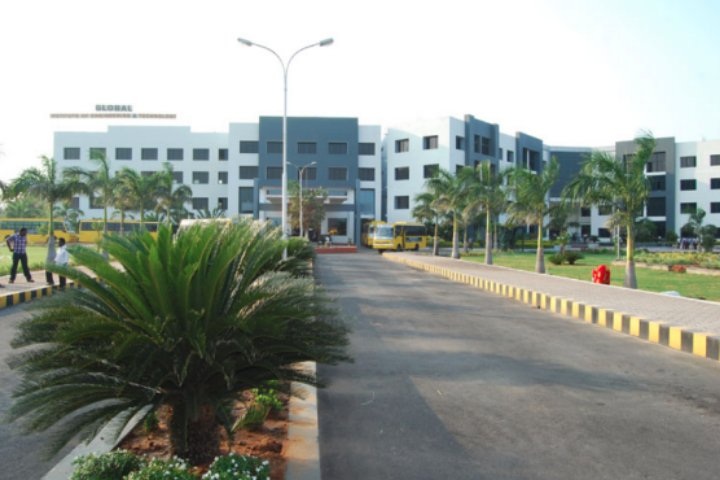 https://cache.careers360.mobi/media/colleges/social-media/media-gallery/2061/2018/10/31/Campus View of Global Institute of Engineering and Technology Vellore_Campus View.jpg